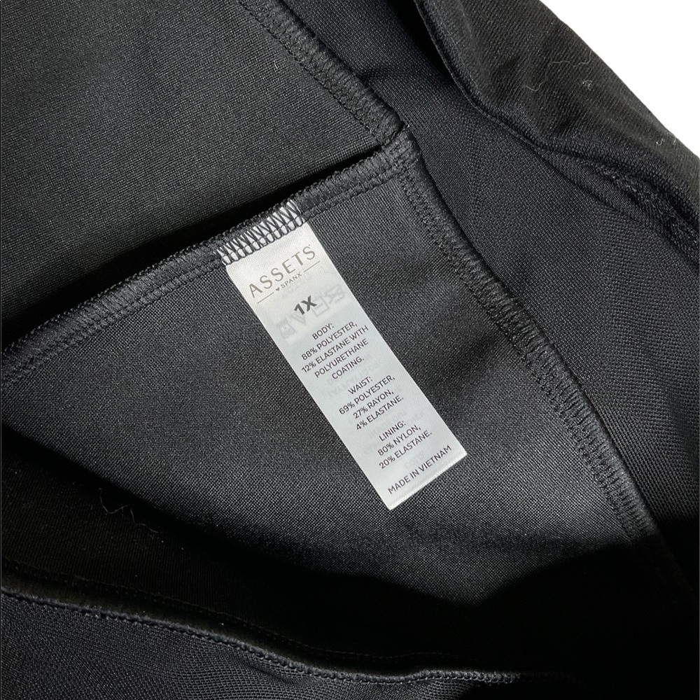 Assets by Spanx Faux leather leggings size 1x - Picture 5 of 8